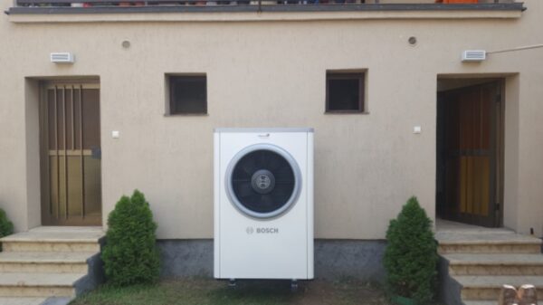Sanitarna toplotna pumpa Compress 6000 AW9s - E Bosch 2 Sanitarna toplotna pumpa Compress 6000 AW9s - E Bosch 2