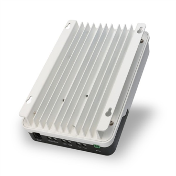 Solarni MPPT regulator ML40 2 Solarni MPPT regulator ML40 1