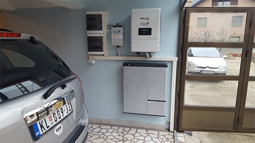 Hibridni trofazni solarni invertor X3 – HYBRID – 10.0T Solax 1